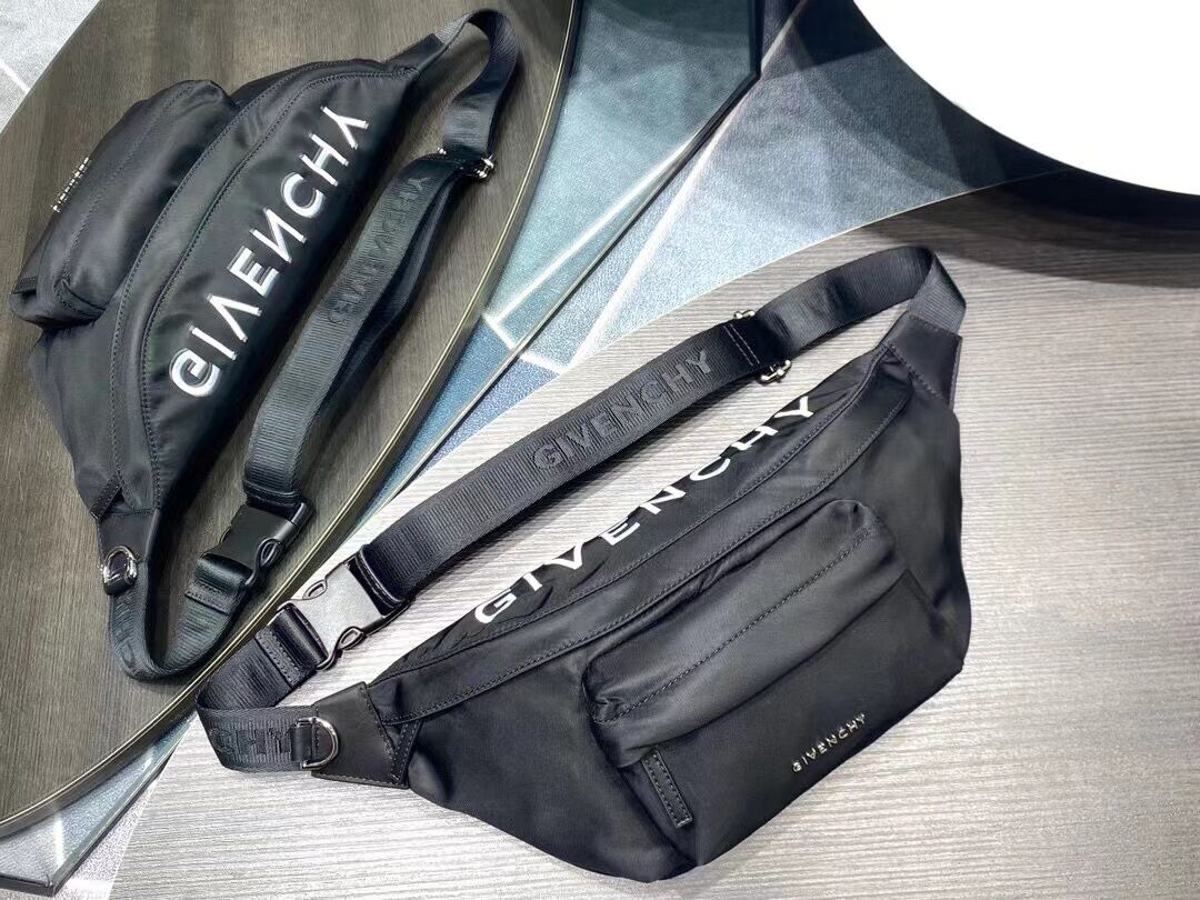 Balenciaga_Wheel_Logo_Wa